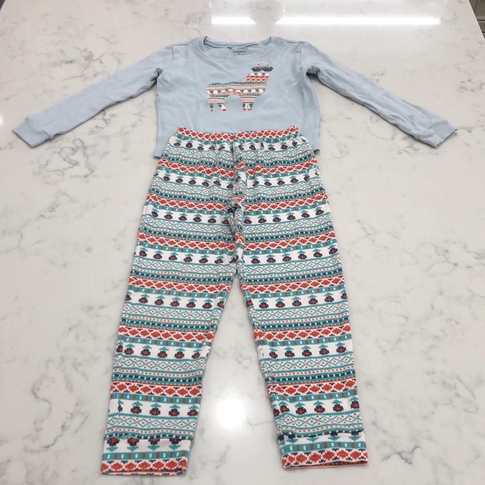 Size 6 Tucker+Tate pajamas
